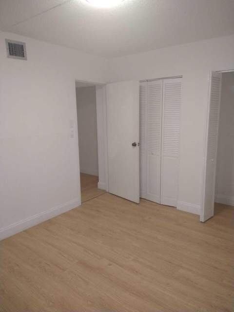 8321 Sands Point Boulevard #D109, Tamarac FL - photo 11 of 16