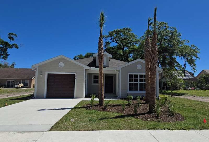 3 bedroom Single Family Residence at 306 Means Court, The Oaks At Moores'S Creek II, Fort Pierce — photo 1