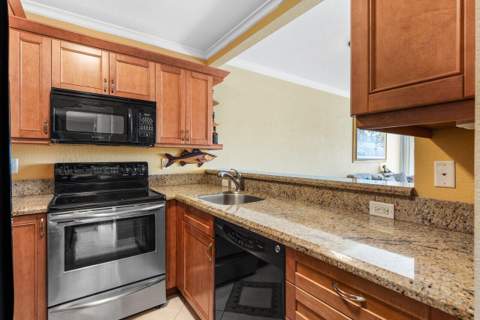 2201 SE 9th Street #107, Pompano Beach FL - photo 7 of 34