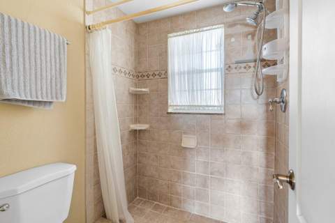 2201 SE 9th Street #107, Pompano Beach FL - photo 17 of 34