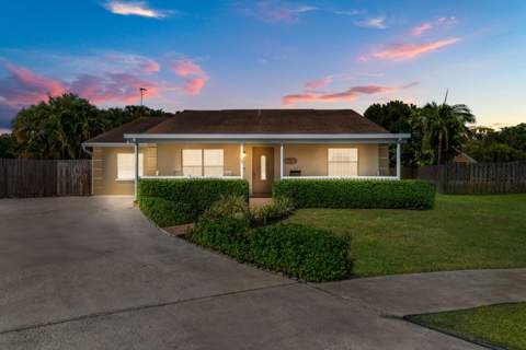 6567 Cindi Lane, Greenacres FL - photo 8 of 18