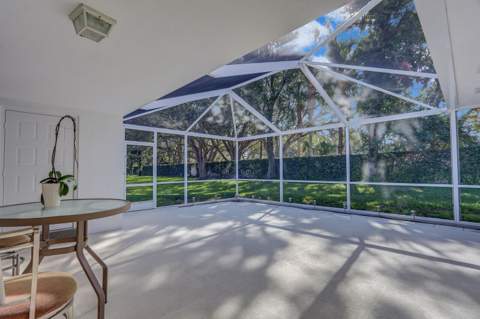 9503 Chapman Oak Court, Palm Beach Gardens FL - photo 7 of 17