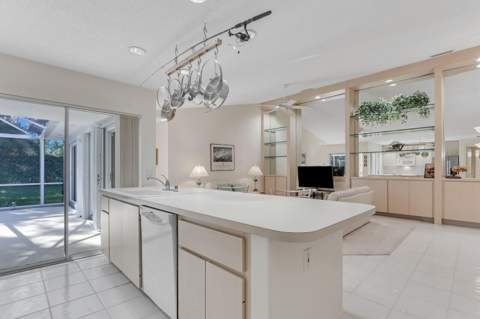 9503 Chapman Oak Court, Palm Beach Gardens FL - photo 12 of 17