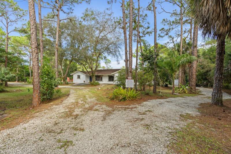 5 bedroom Single Family Residence at 14817 Snail Trail, Loxahatchee Groves In, Loxahatchee Groves — photo 4