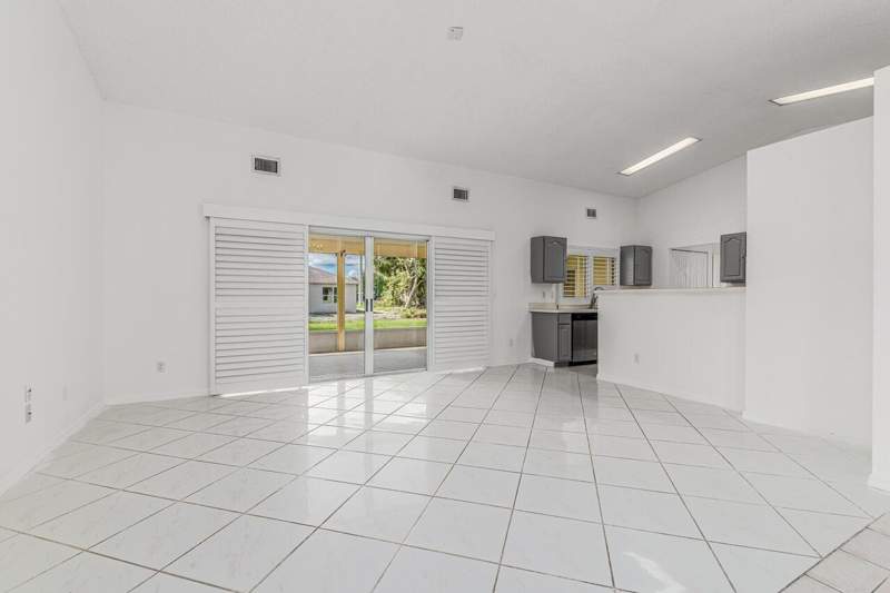 3 bedroom Single Family Residence at 1126 SW Calmar Avenue, Port St Lucie Section 33, Port St. Lucie — photo 4