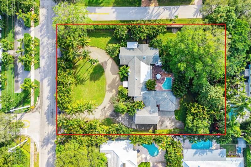 4 bedroom Single Family Residence at 1202 N Swinton Avenue, Pineridge Heights Delray, Delray Beach — photo 2