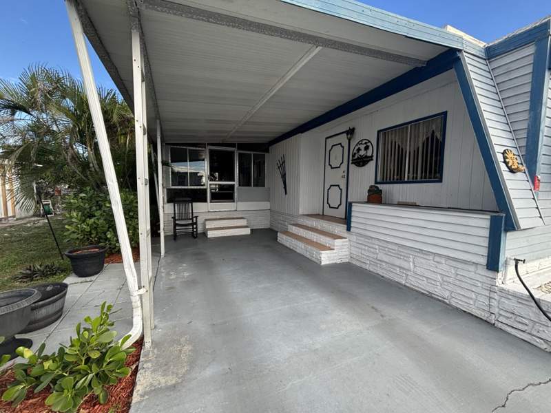 2 bedroom Manufactured Home at 4912 NW 3rd Ave, Lot 940, Country Knolls, Deerfield Beach — photo 3