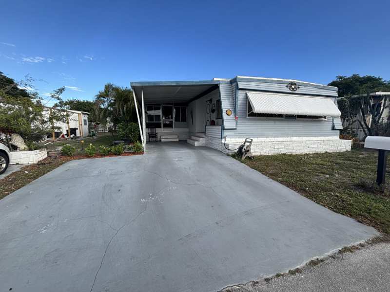 2 bedroom Manufactured Home at 4912 NW 3rd Ave, Lot 940, Country Knolls, Deerfield Beach — photo 1