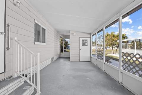 8221 Cinnamon Lane, Port St. Lucie FL - photo 6 of 20