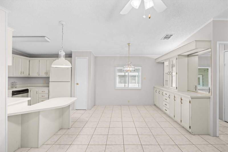 2 bedroom Manufactured Home at 8221 Cinnamon Lane, Savanna Club Plat I, Port St. Lucie — photo 4