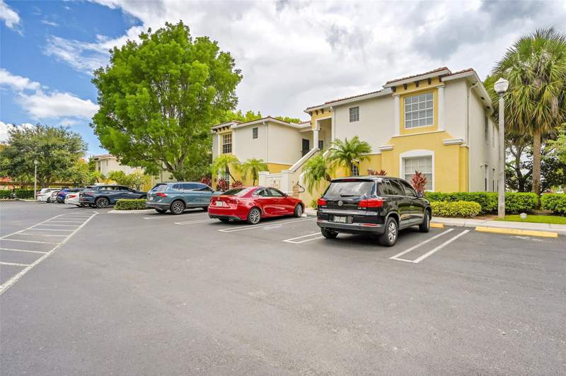 3 bedroom Condominium at 23269 Carolwood Lane #202, Pines Of Boca Barwood Condo, Boca Raton — photo 2