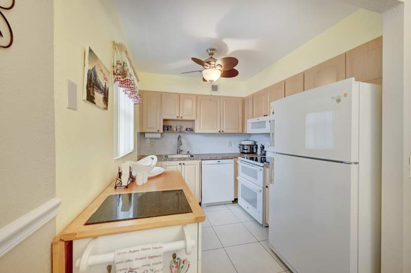 2 bedroom Condominium at 601 Monaco M #M, Kings Point Monaco Condos, Delray Beach — photo 2