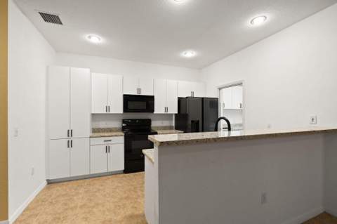 1863 S Dovetail Drive #B1, Fort Pierce FL - photo 11 of 31