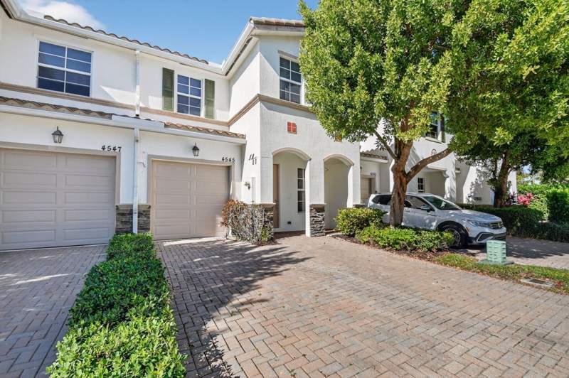 3 bedroom Townhouse at 4545 Tara Cove Way, Tara Cove, West Palm Beach — photo 2