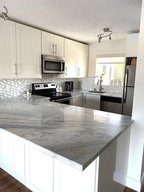 1536 SE 15th Court #202, Deerfield Beach FL - photo 6 of 11