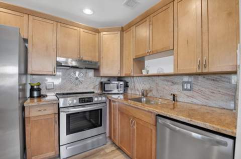 170 Valencia H, Delray Beach FL - photo 8 of 36