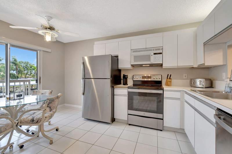 2 bedroom Condominium at 280 NW 67th Street #B207, San De Vance Golf and Tennis Club Condo, Boca Raton — photo 2