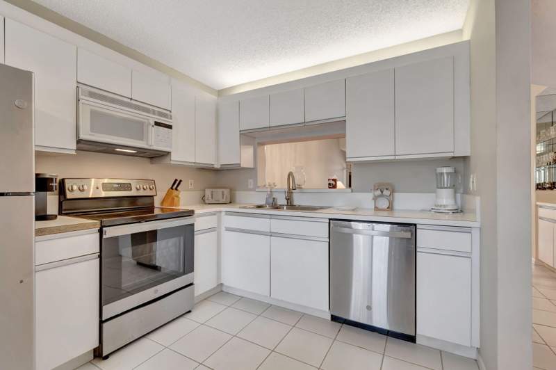 2 bedroom Condominium at 280 NW 67th Street #B207, San De Vance Golf and Tennis Club Condo, Boca Raton — photo 3