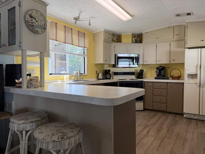 2 bedroom Manufactured Home at 14463 Dalia Avenue, Spanish Lakes Fairways, Fort Pierce — photo 5