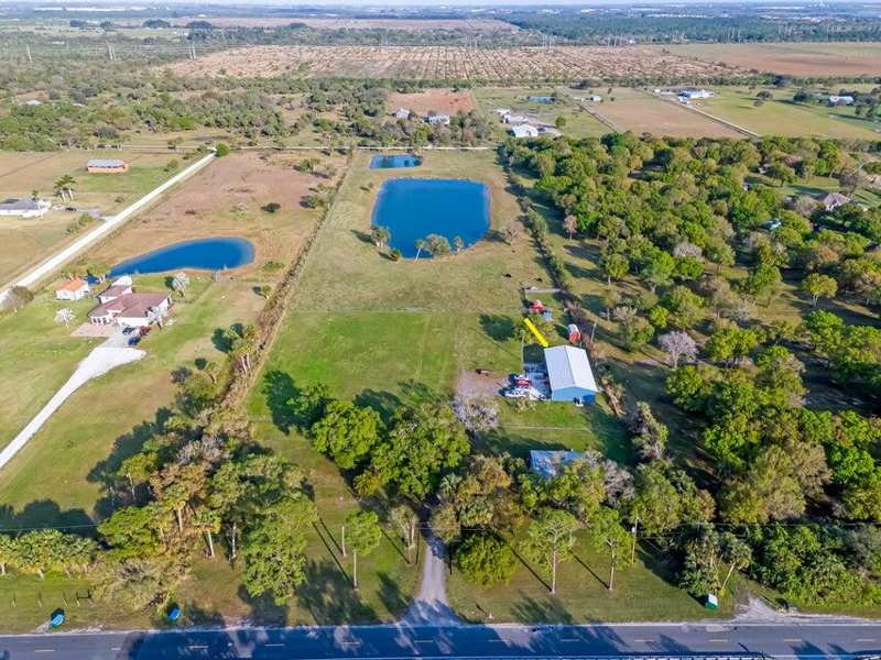 3 bedroom Single Family Residence at 2410 S Brocksmith Road, McNurlen Farms Subdivision, Fort Pierce — photo 1