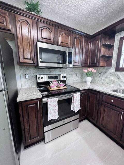 2410 S Brocksmith Road, Fort Pierce FL - photo 6 of 65