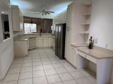 7715 Southampton Terrace #405, Tamarac FL - photo 9 of 45