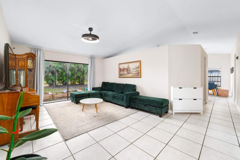 4 bedroom Single Family Residence at 1060 Cedar Creek Way, Shenandoah Section Four, Davie — photo 3