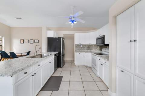 1060 Cedar Creek Way, Davie FL - photo 8 of 32