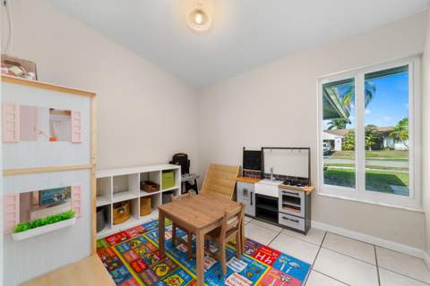 1060 Cedar Creek Way, Davie FL - photo 13 of 32