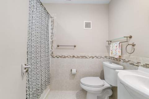 1060 Cedar Creek Way, Davie FL - photo 15 of 32