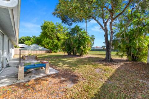 1060 Cedar Creek Way, Davie FL - photo 24 of 32