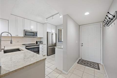 301 S Seas Drive #305, Jupiter FL - photo 11 of 23
