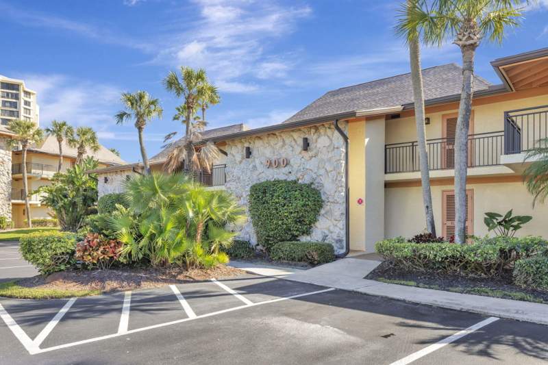 1 bedroom Condominium at 2400 S Ocean Drive #925, Ocean Village, Fort Pierce — photo 2