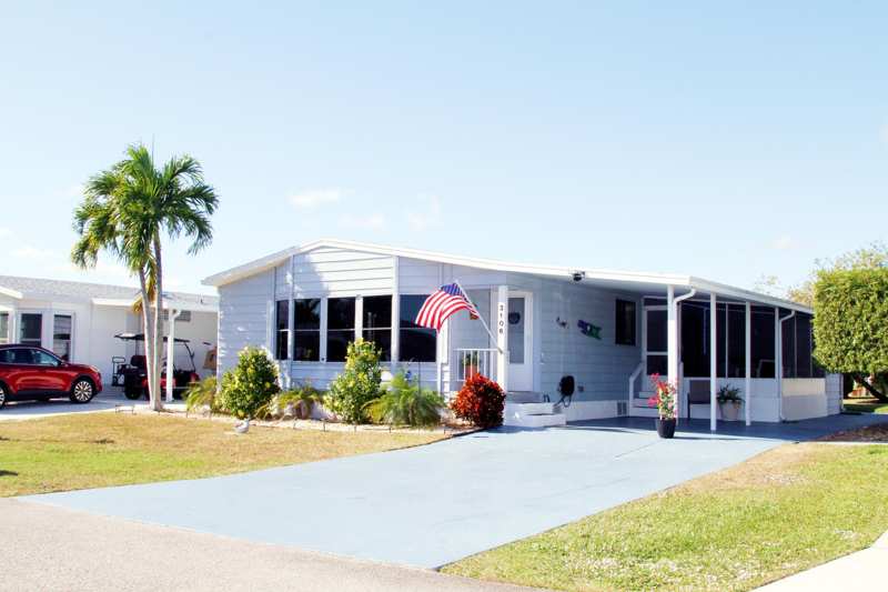 2 bedroom Manufactured Home at 3106 Crabwood Lane, Savannah Club, Port St. Lucie — photo 1