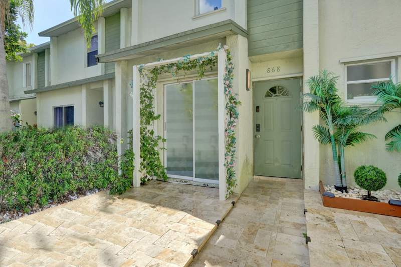 2 bedroom Townhouse at 868 Crystal Lake Drive, Crystal View Townhomes, Deerfield Beach — photo 3