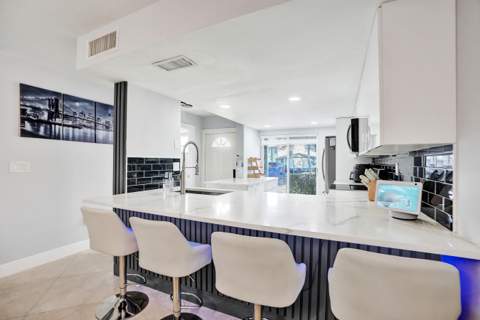 868 Crystal Lake Drive, Deerfield Beach FL - photo 24 of 62
