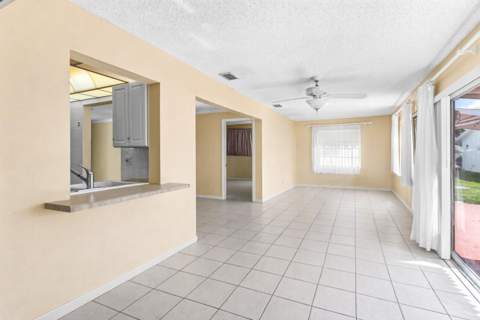 1802 SW 13th Avenue, Boynton Beach FL - photo 6 of 22