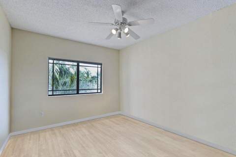 2806 Veronia Drive #301, Palm Beach Gardens FL - photo 12 of 42