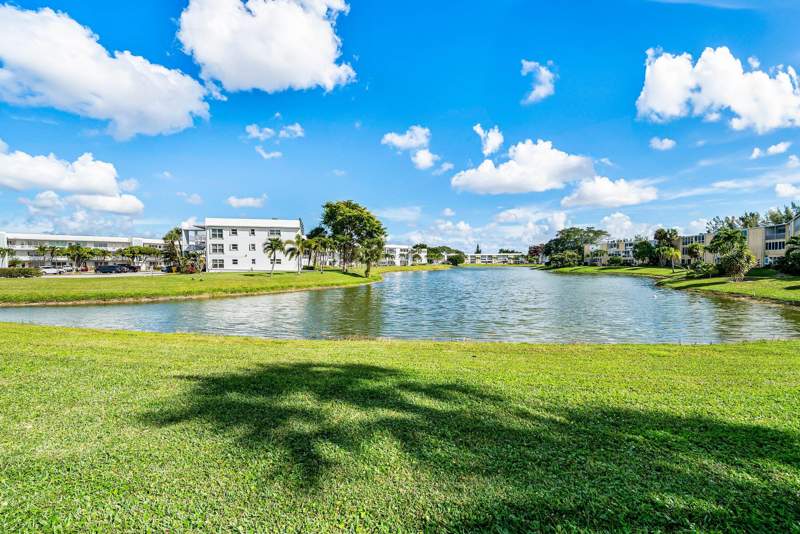 2 bedroom Condominium at 187 Wellington K, Century Village, West Palm Beach — photo 2