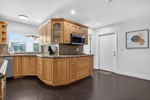 736 NE 34th Court, Oakland Park FL - photo 17 of 51