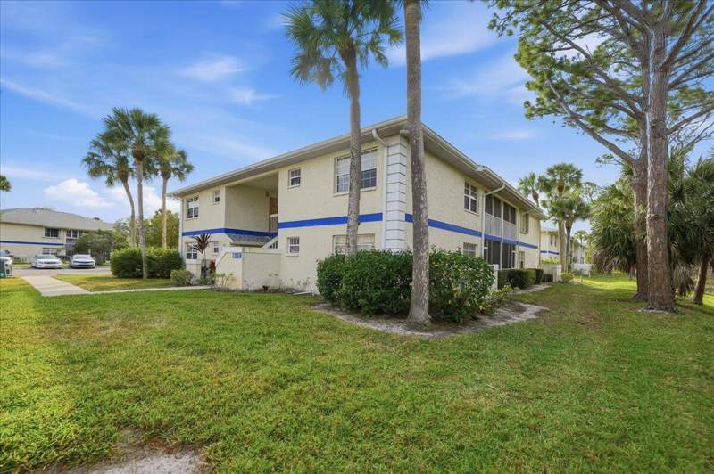 2 bedroom Condominium at 1506 SE Royal Green Circle #204, Midport Place I, A Condominium, Port St. Lucie — photo 5