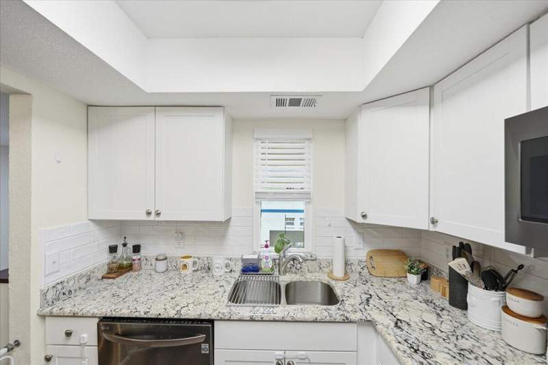 2 bedroom Condominium at 1506 SE Royal Green Circle #204, Midport Place I, A Condominium, Port St. Lucie — photo 4