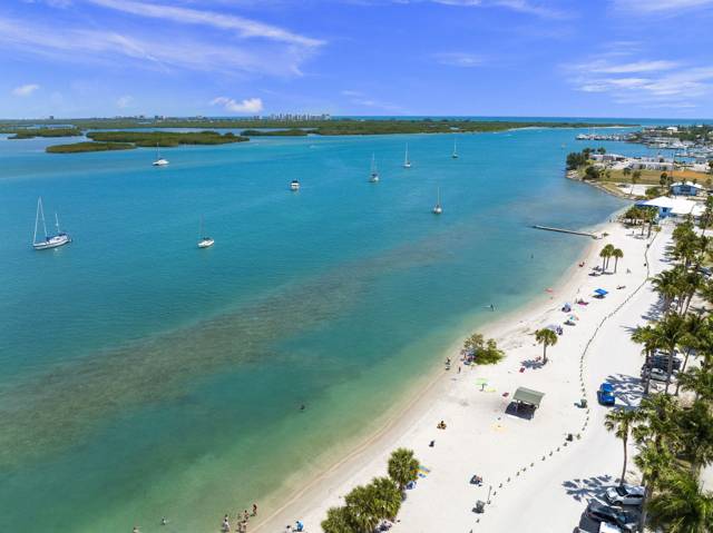 Harbour Isle At Hutchinson Island West, A Condominium