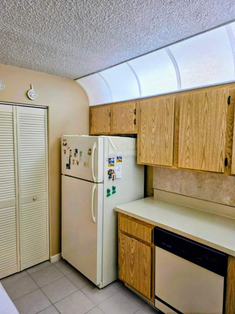 423 Pine Glen Lane #C-1, Greenacres FL - photo 8 of 14