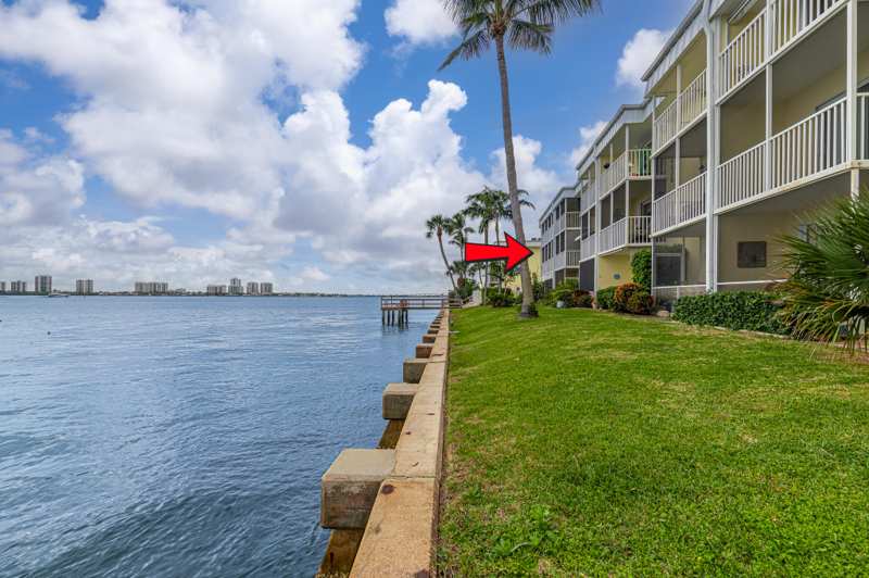 2 bedroom Stock Cooperative at 101 Doolen Court #201, Lake Colony Apts One Inc, North Palm Beach — photo 1
