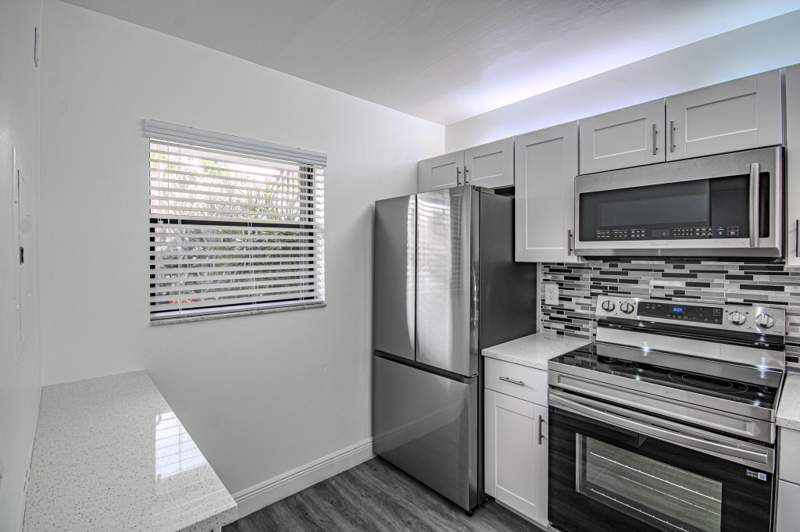 2 bedroom Condominium at 7094 Golf Colony Court #102, Lucerne Lakes Golf Colony Condos 1 Thru 12 And 14 A, Lake Worth — photo 4