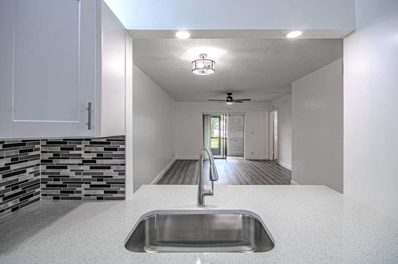 2 bedroom Condominium at 7094 Golf Colony Court #102, Lucerne Lakes Golf Colony Condos 1 Thru 12 And 14 A, Lake Worth — photo 5