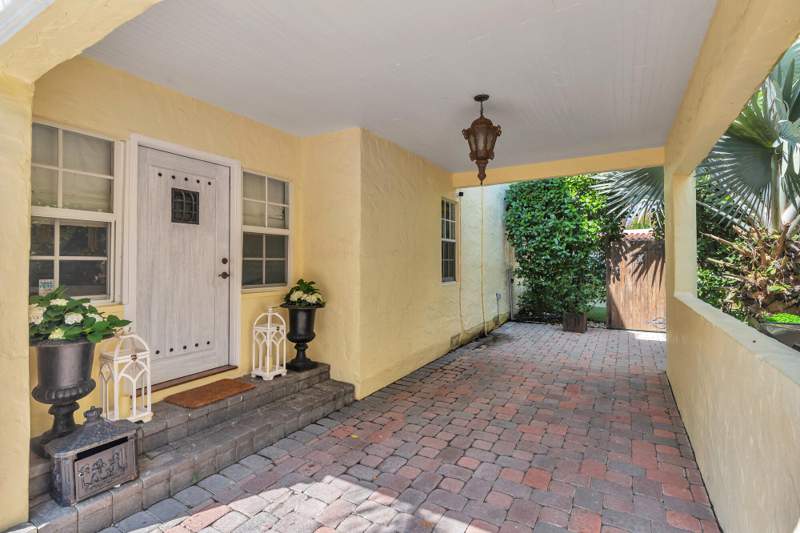 5 bedroom Single Family Residence at 3213 Vincent Road, Prospect Park South, West Palm Beach — photo 2