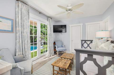 3213 Vincent Road, West Palm Beach FL - photo 13 of 23