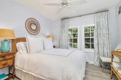 3213 Vincent Road, West Palm Beach FL - photo 14 of 23